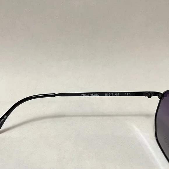 New Quay Australia Big Time Sunglasses Black Smoke Polarized display picture 2